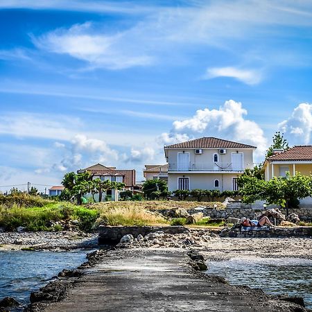 Pelagion II Sea Coral - Beachfront Holiday Home Kypseli Екстериор снимка